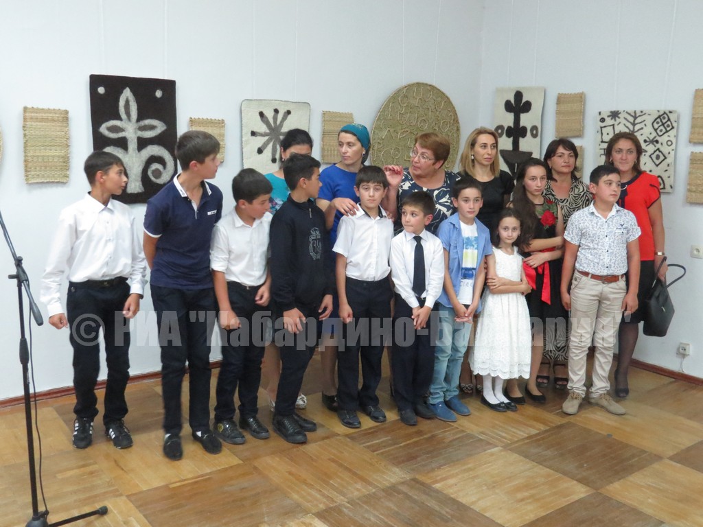 В Нальчике открылась выставка юных мастеров народных промыслов