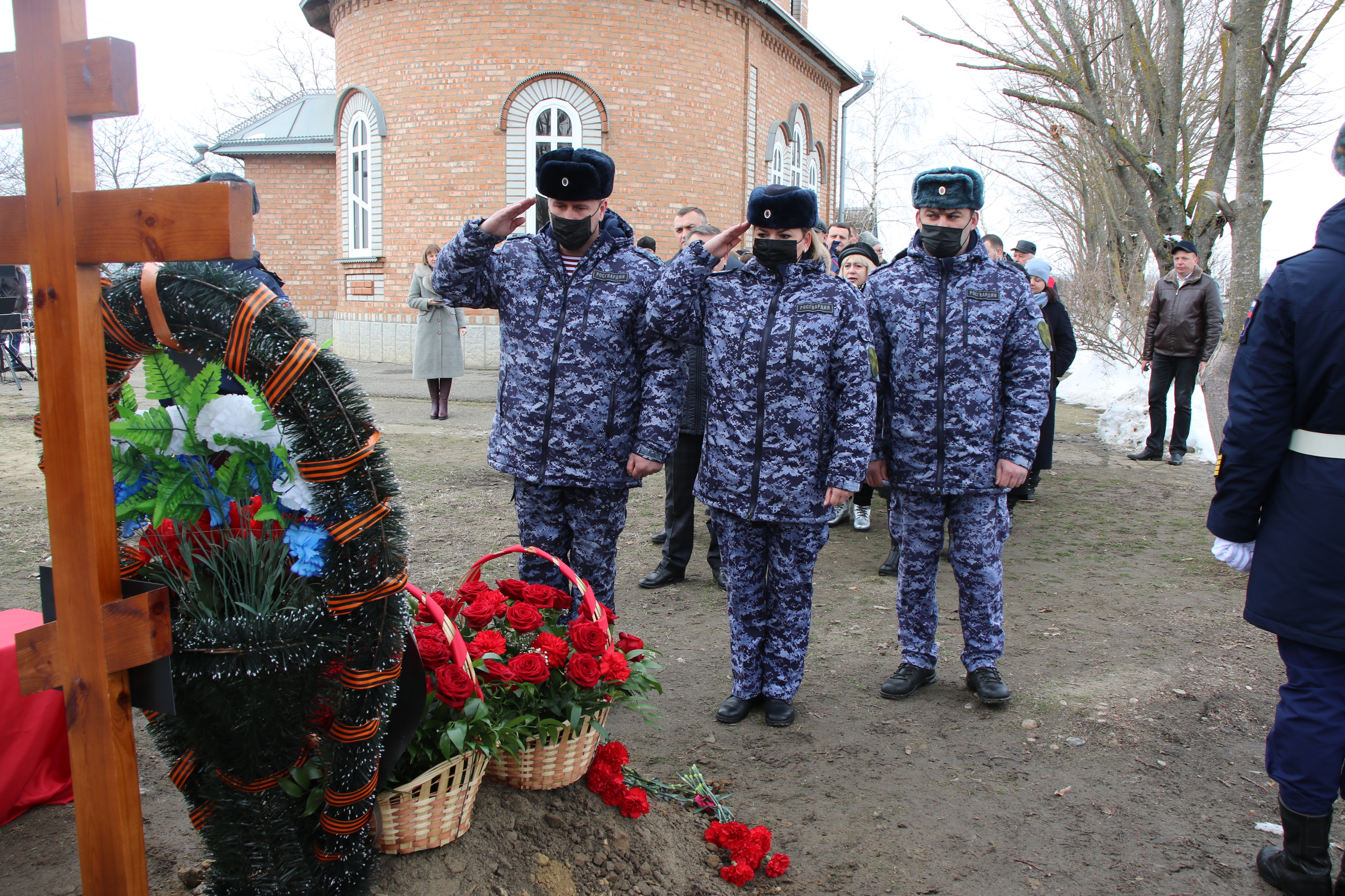В Прохладном с воинскими почестями захоронили останки пилота Великой Отечественной