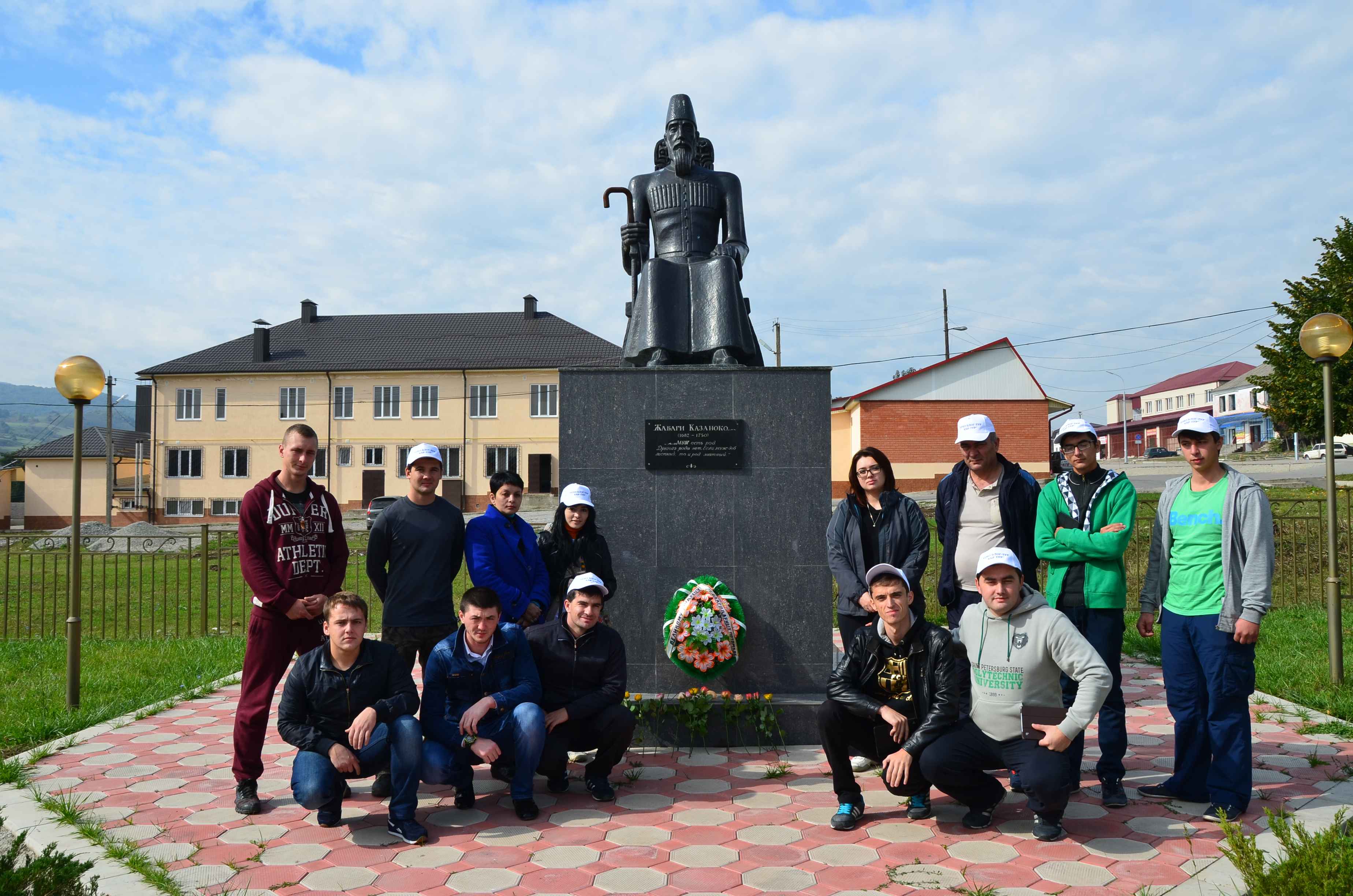 Блогеры посетили древнее городище над Заюково