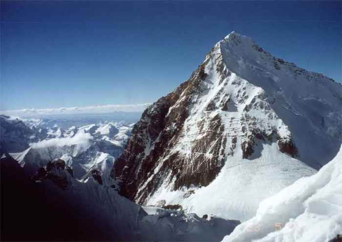 Российские альпинисты на Эвересте не пострадали