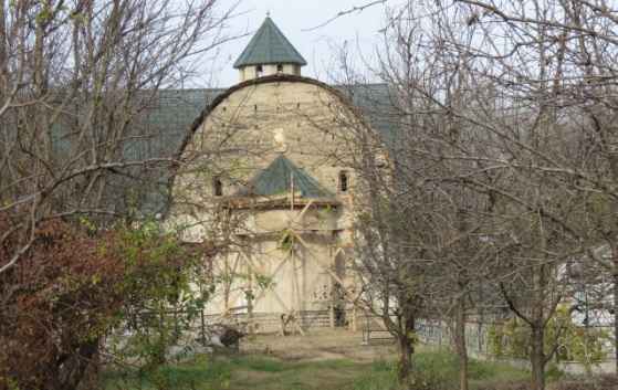 В Кабардино-Балкарии завершают строительство костела из самана