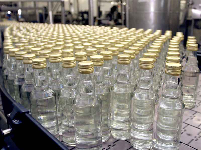 В Урванском районе конфисковано 10 тысяч бутылок водки