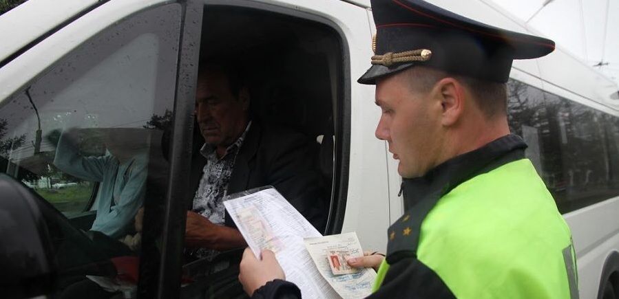 Автоинспекторы Кабардино-Балкарии проверяют пассажирские перевозки