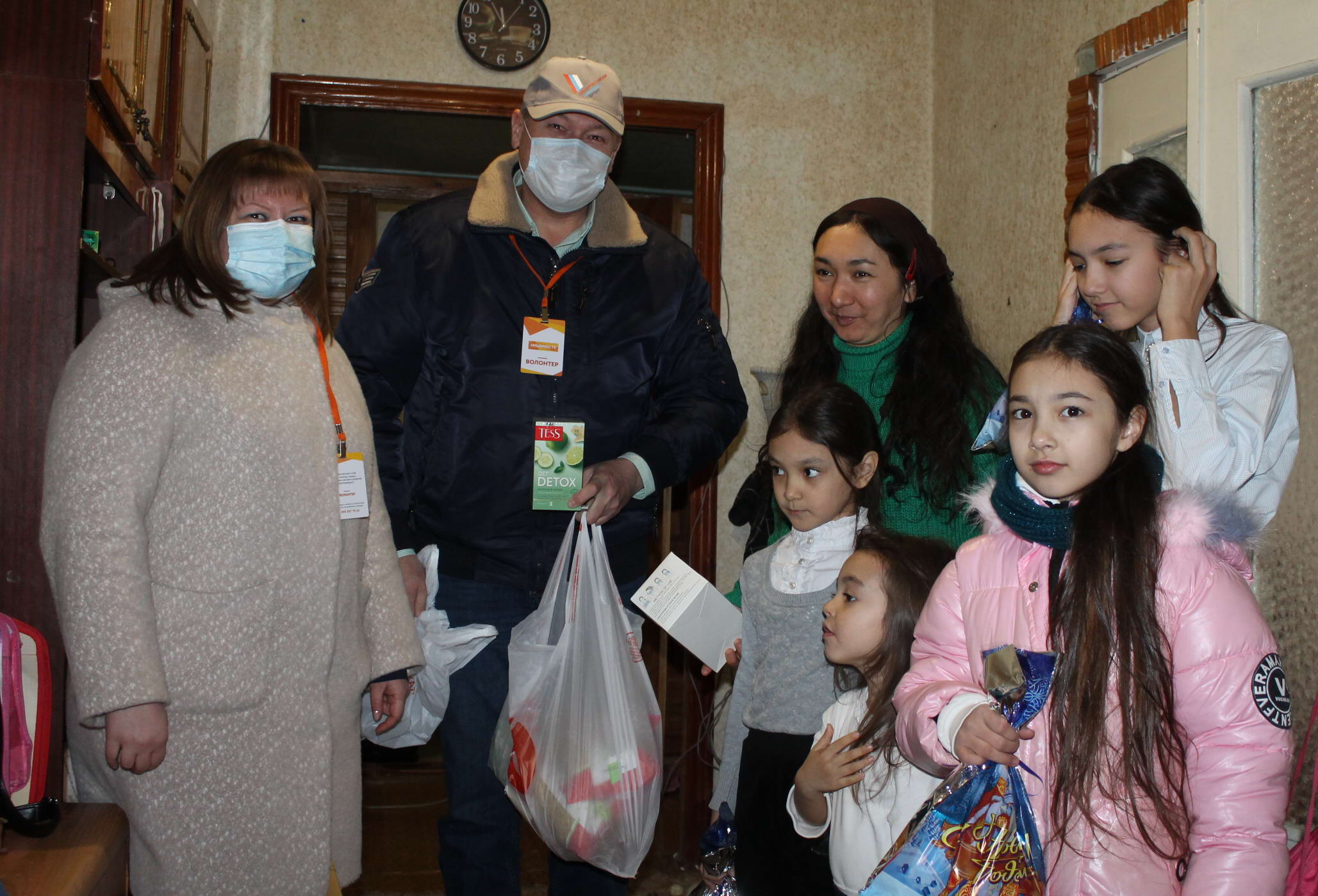 Активисты в Кабардино-Балкарии оказали продовольственную помощь пяти многодетным семьям
