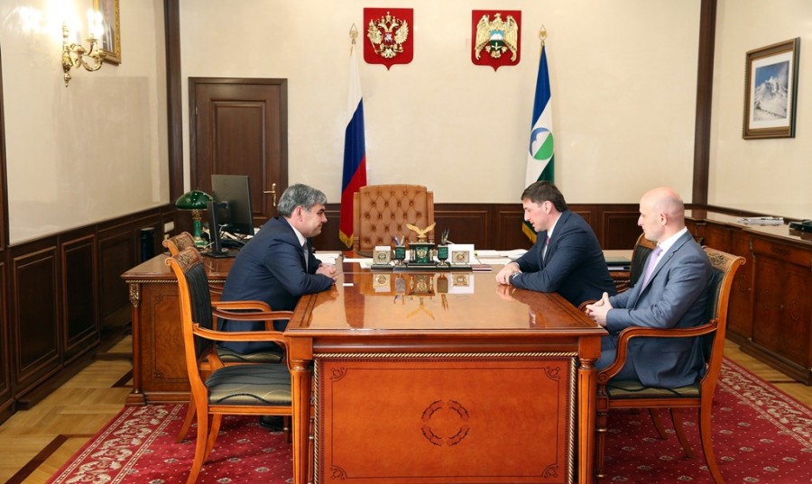 Врио главы КБР обсудил с Александром Дыренко вопросы сотрудничества в финансово-кредитной сфере