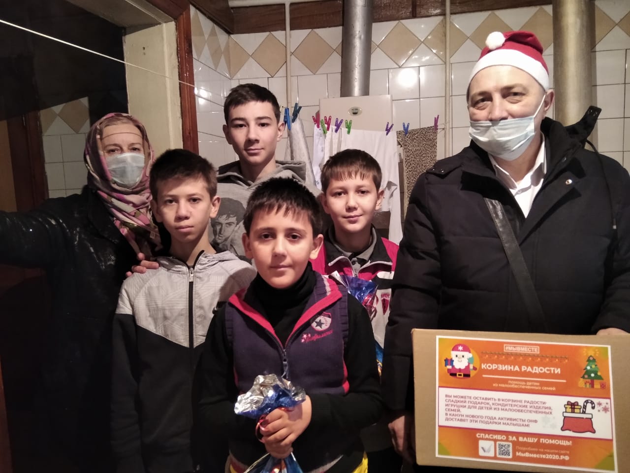  В КБР активисты передали новогодние подарки в семьи с детьми-инвалидами