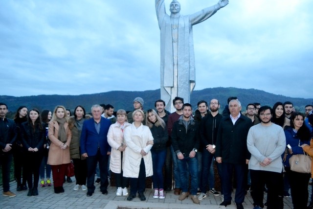 Иностранные студенты почтили память защитников Кызбурунской земли