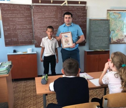 В Нальчике два пятиклассника получили благодарности МЧС