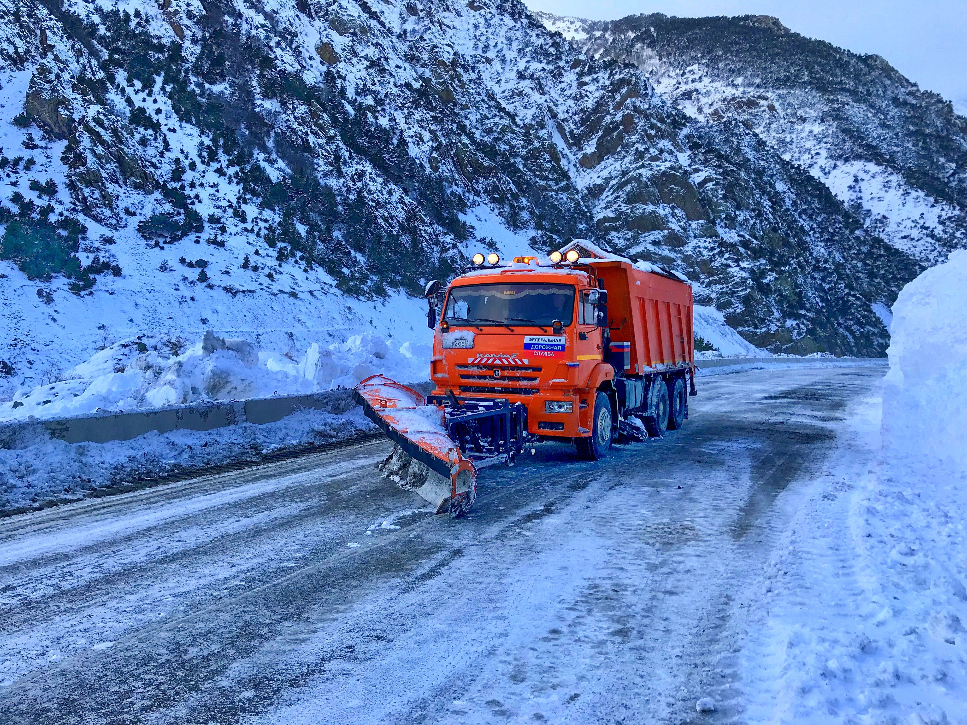 В Кабардино-Балкарии дорожники работают в усиленном режиме из-за плохой погоды