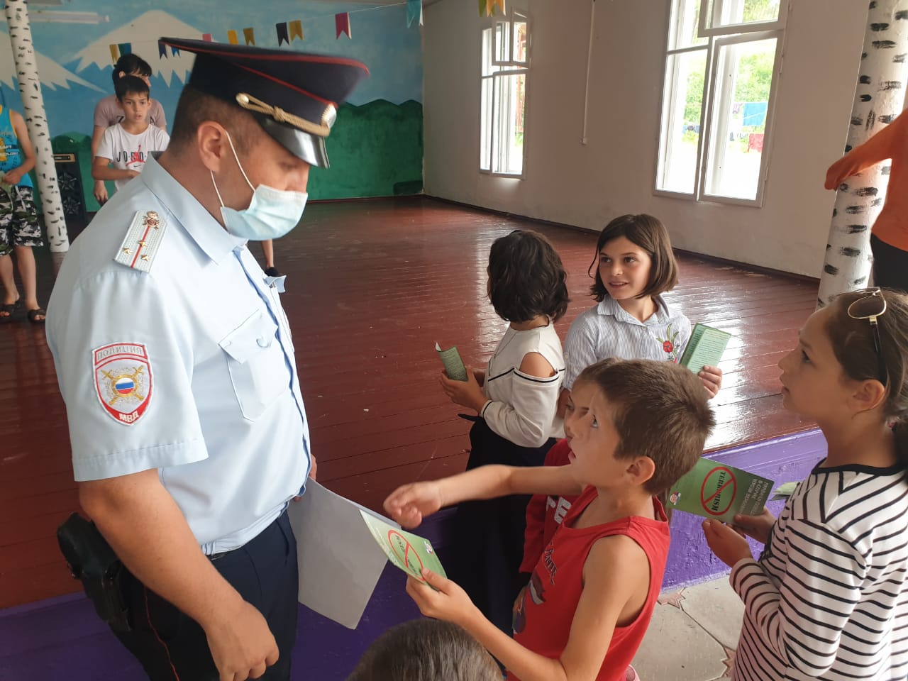 Полицейские Баксанского района и общественники провели в детском оздоровительном комплексе «Атажукино» профилактическое мероприятие