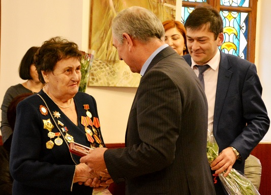 В Нальчике вручили первые юбилейные медали к 70-летию Победы