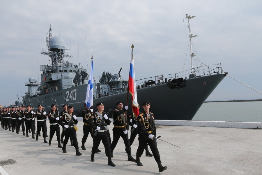 Юрий Коков поздравил экипаж МПК «Кабардино-Балкария» с Днем ВМФ России