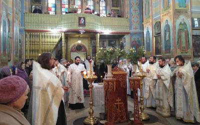 Архиепископ Якутский и Ленский принял участие в литургии памяти настоятеля прохладненского храма