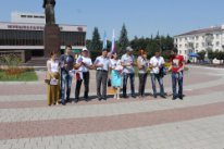  В КБР активисты ОНФ провели в День российского флага патриотическую акцию 