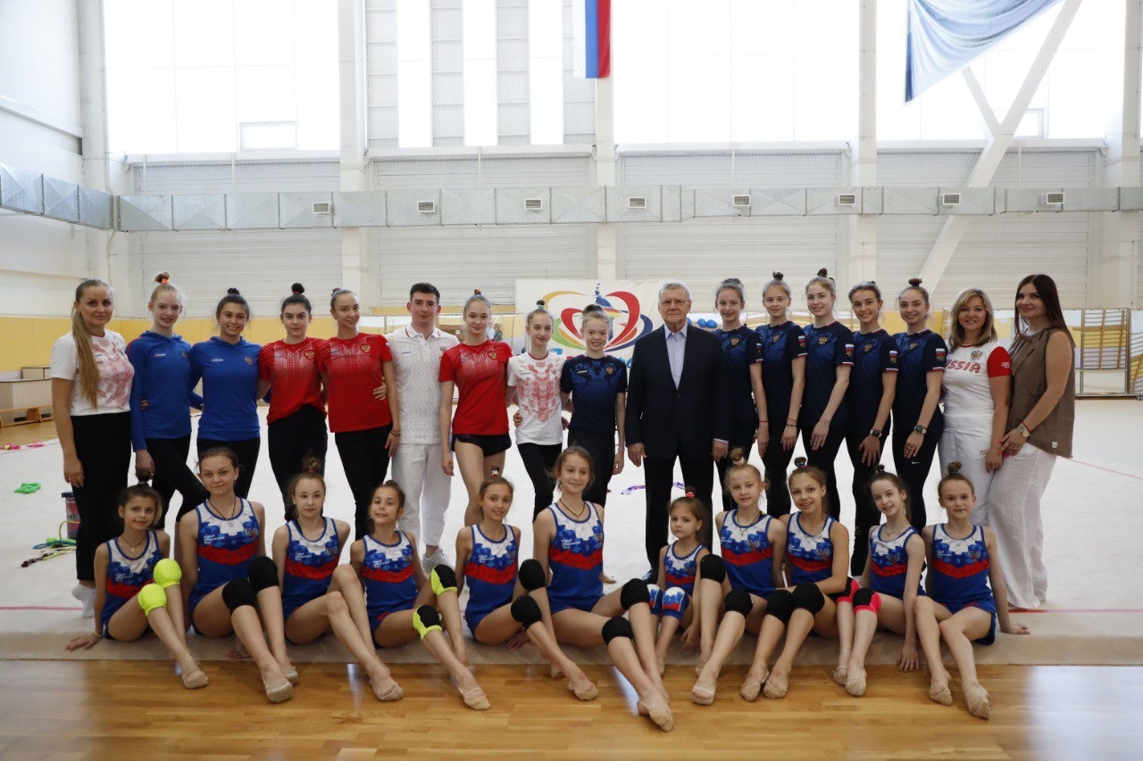 Отдыхавшие в Нальчике юные гимнастки из Донбасса готовятся к турниру