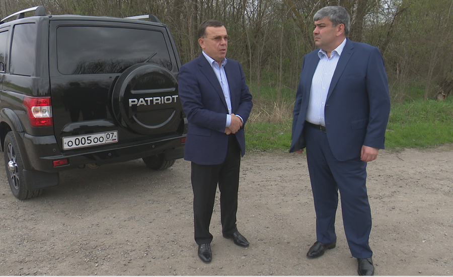 Казбек Коков проверил ход реализации дорожного нацпроекта в пяти районах республики