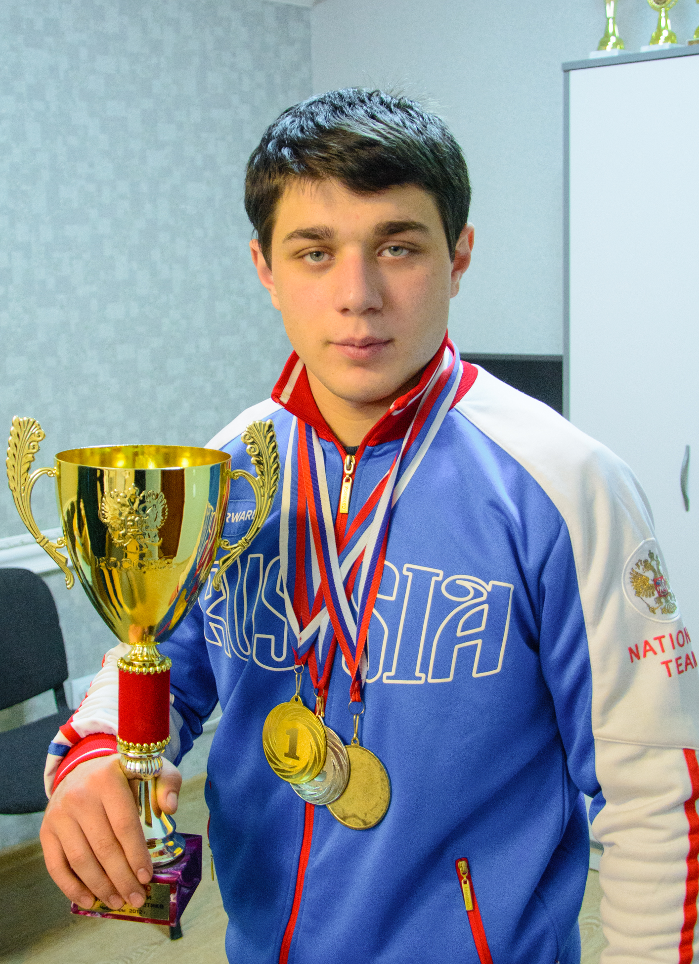 Расул Гулиев - чемпион России по тяжелой атлетике