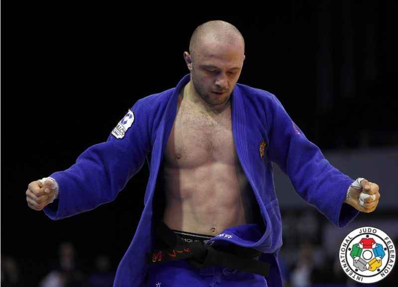 Алим Гаданов завоевал «серебро» в Испании