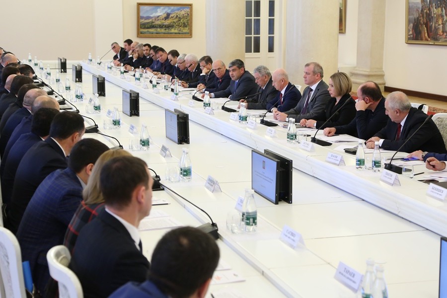 Казбек Коков провел заседание Совета при главе КБР по инвестициям и предпринимательству