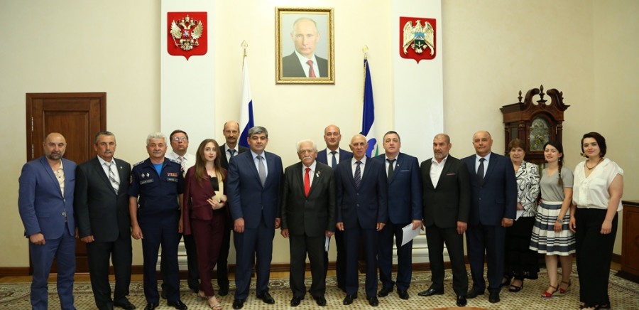 В Доме правительства состоялась встреча с руководителями общественных организаций республики