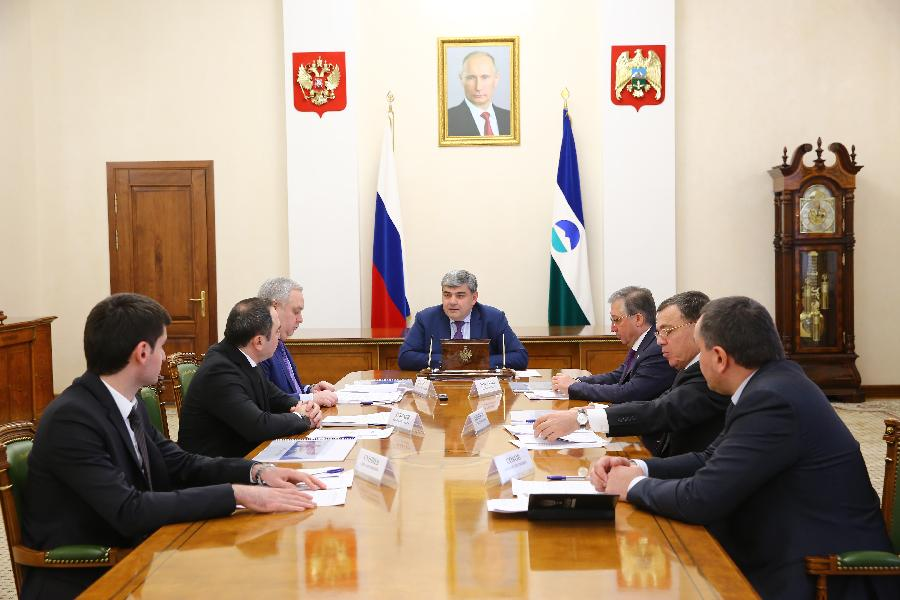 Казбек Коков обсудил с Александром Лукашуком план дорожных работ на территории Кабардино-Балкарии на 2022-2024 годы