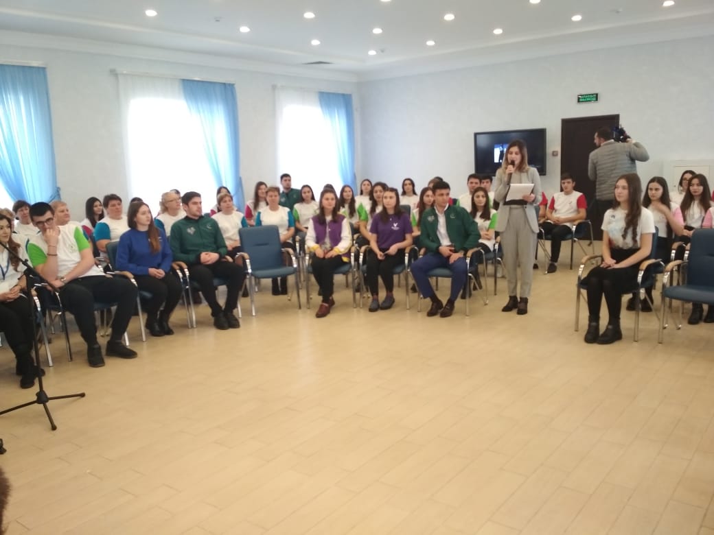 Казбек Коков встретился с волонтерами