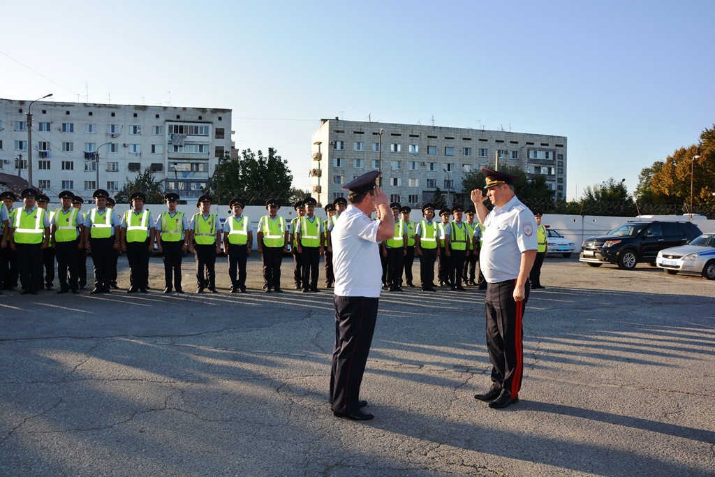 Министр ВД по КБР вручил полицейским медали «За отвагу»