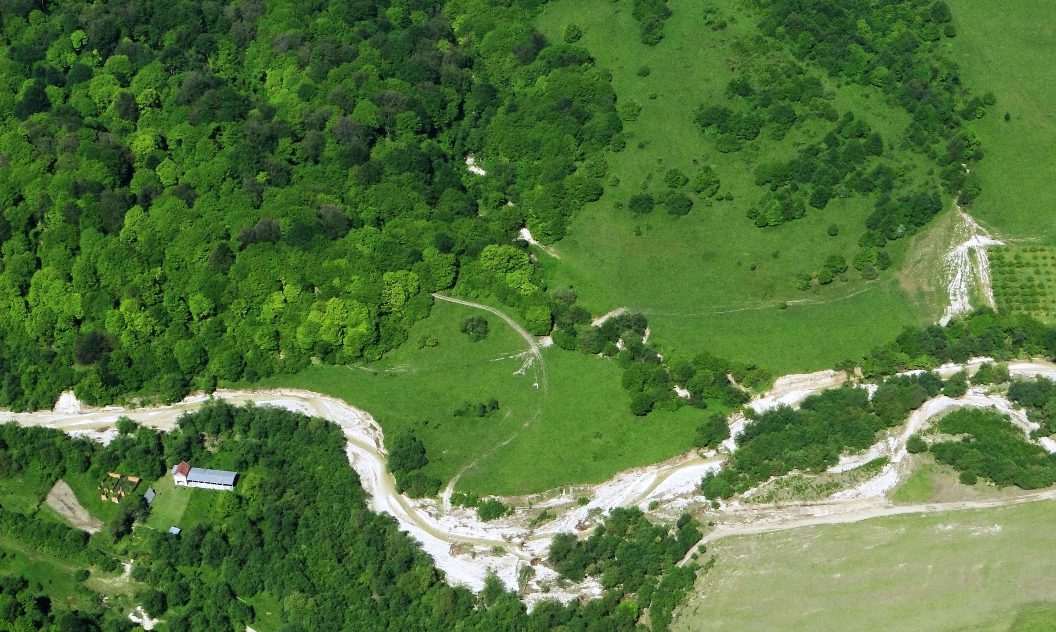 С помощью вертолета составлена картина стихийных процессов в горах КБР