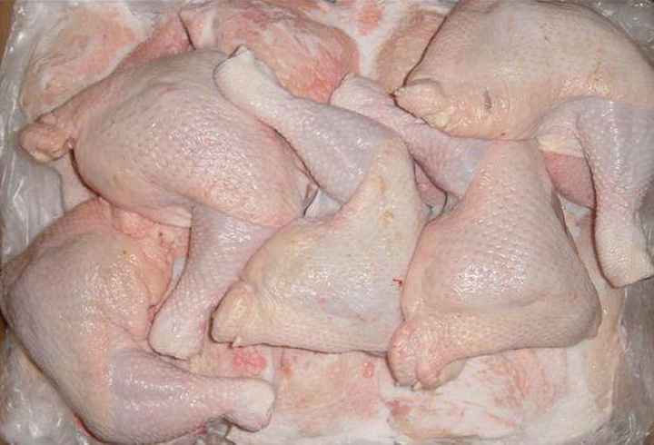 Шесть человек незаконно торговали мясом птицы возле центрального рынка Нальчика