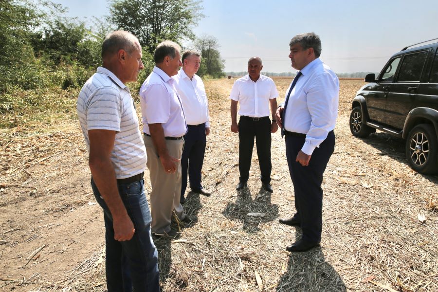 Глава КБР Казбек Коков посетил ряд предприятий промышленности и сельского хозяйства, проверил дорожные объекты строительства