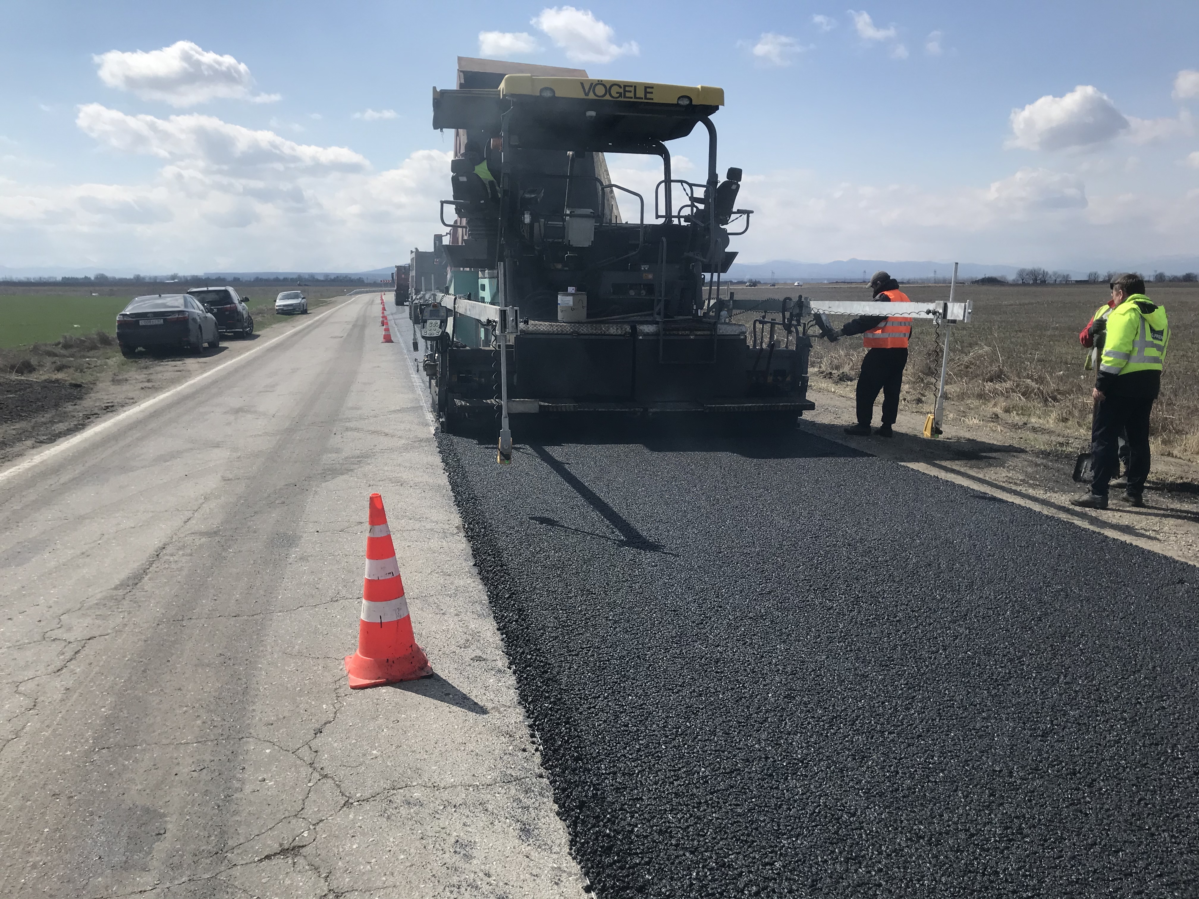 В Кабардино-Балкарии ремонтируют региональную дорогу между Нарткалой и Урванью