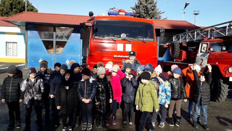 В Нальчике юные лицеисты побывали в пожарной части