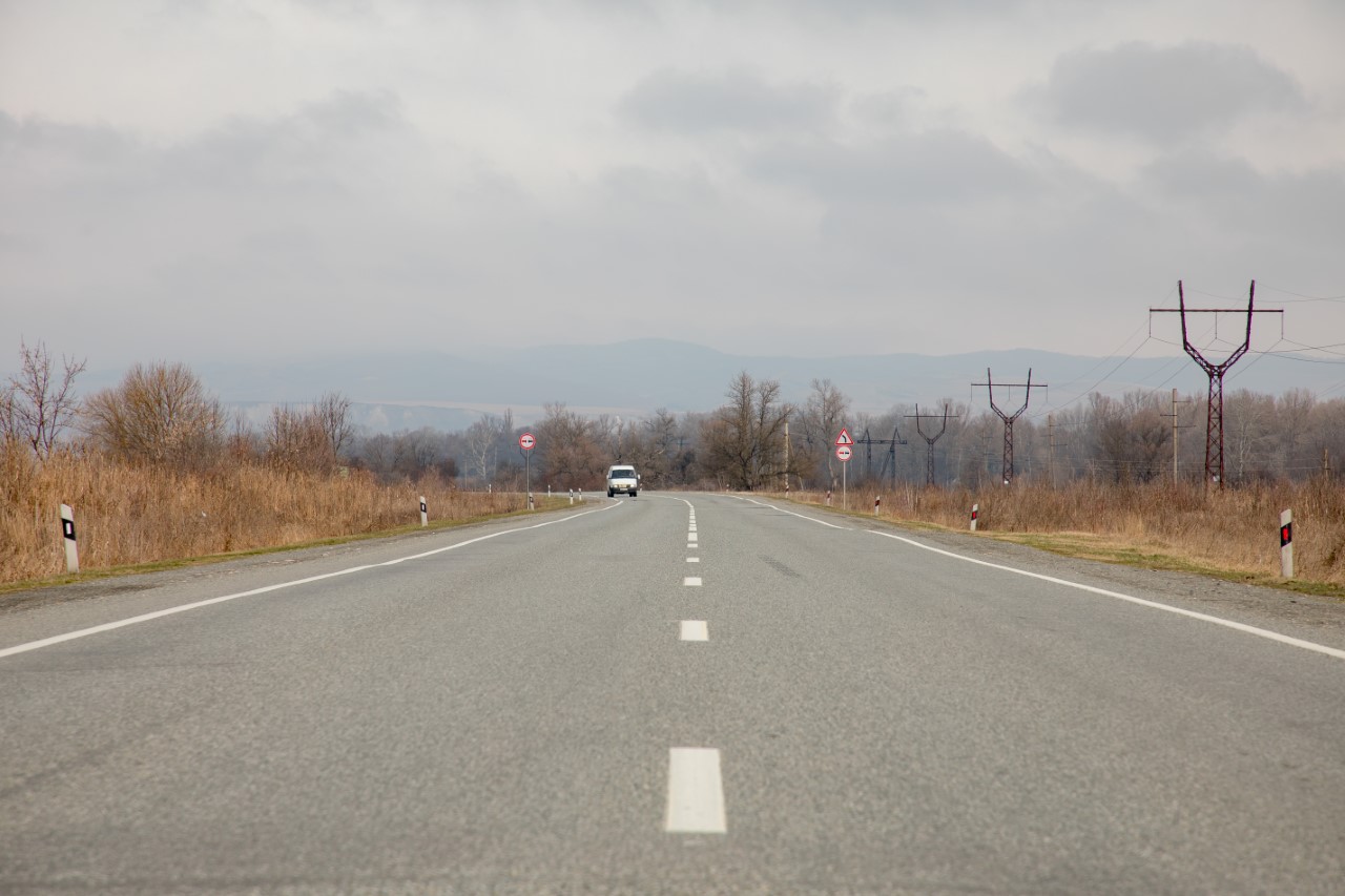 Более 160 км федеральных трасс в пяти регионах Северного Кавказа защитят слоями износа
