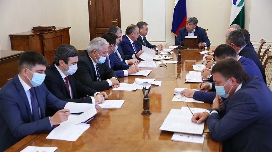 Глава КБР провел рабочее совещание с членами Правительства республики