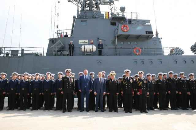 Экипаж противолодочного корабля «Кабардино-Балкария» принимает участие в госиспытаниях новой подлодки «Волхов»