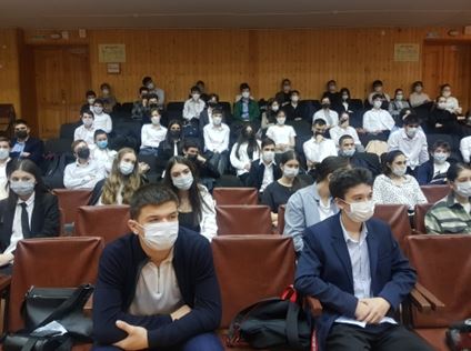 Школьники Нальчика посетили лекции по здоровью и безопасности