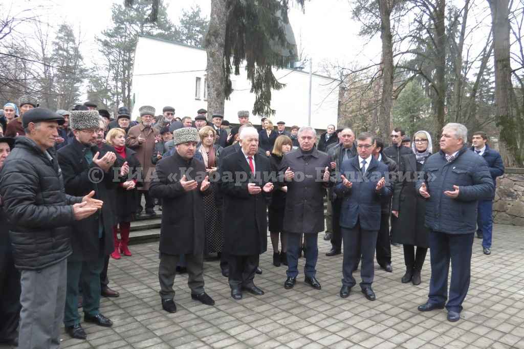 В Нальчике вспоминали жертв депортации балкарского народа в 1944 г.