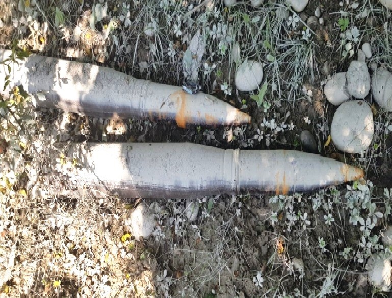 В пойме реки Чегем нашли артиллерийские снаряды