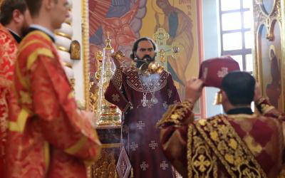 Архиепископ Феофилакт провел божественную литургию в соборном храме Нальчика