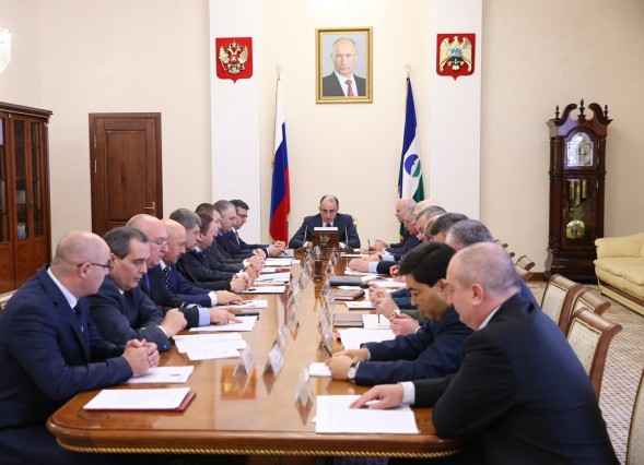 Юрий Коков провел внеочередное заседание Антитеррористической комиссии и Оперативного штаба в КБР