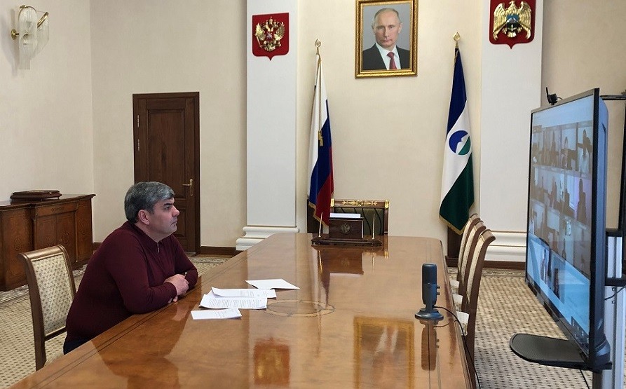 Казбек Коков провел совещание с членами правительства КБР