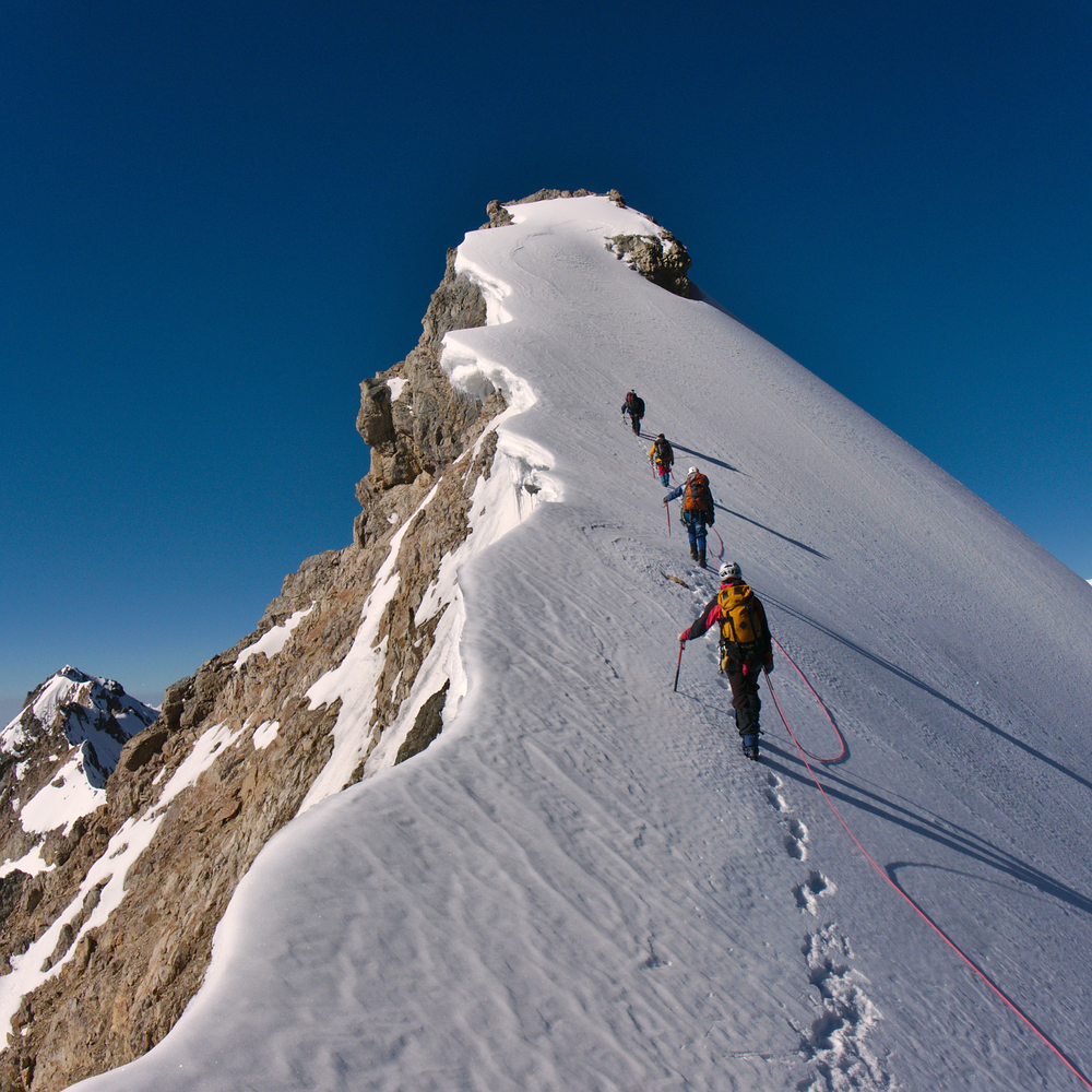 Поиски пропавшего на Эльбрусе американского альпиниста приостановлены