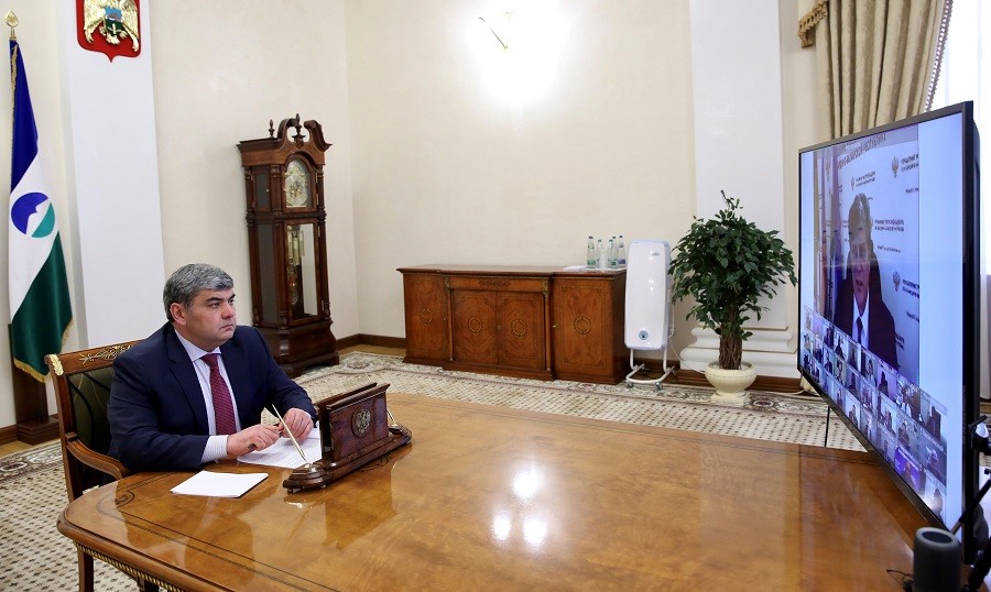 Казбек Коков провел заседание Оперативного штаба КБР