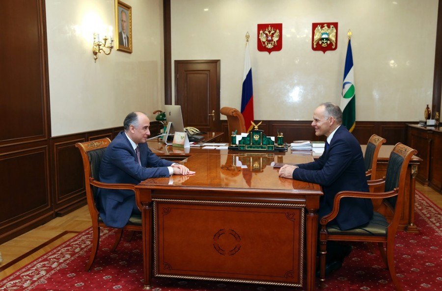 Глава КБР встретился с главным менеджером национальных сборных России по дзюдо Эцио Гамбой