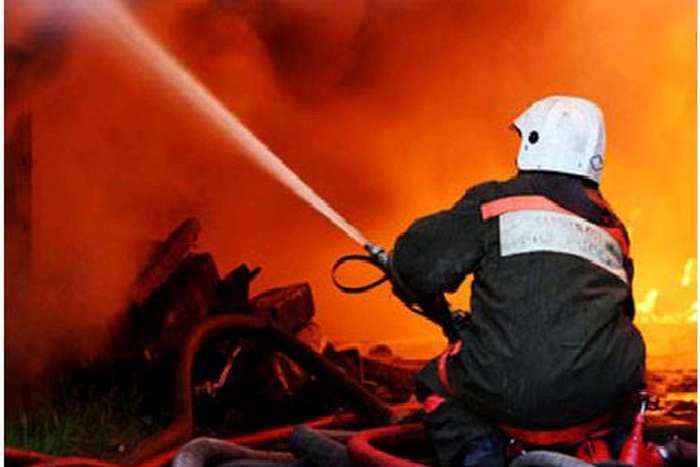 94 человека эвакуированы из горящего дома в Тырныаузе