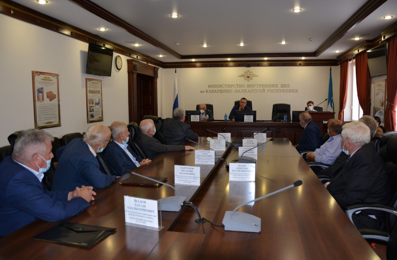 Министр ВД по КБР В.Павлов встретился с ветеранами органов внутренних дел республики