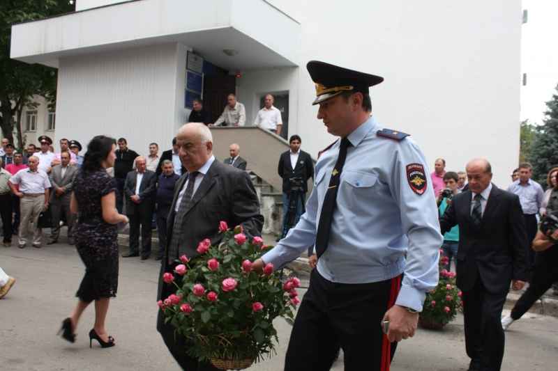 В КБР открыт памятник погибшему от рук боевиков полковнику милиции Конакову