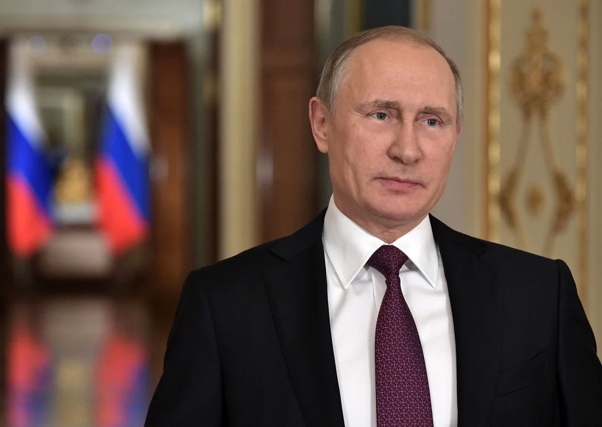 Президент России обратился к выпускникам российских школ
