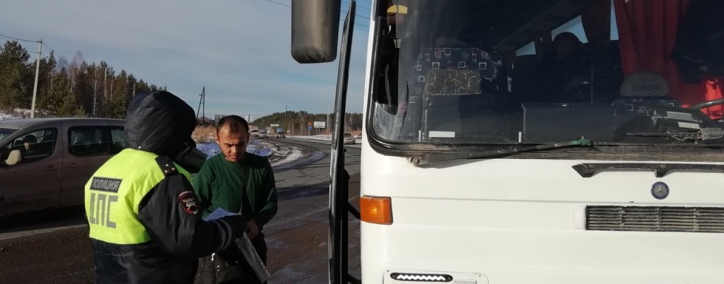 Автоинспекторы Кабардино-Балкарии проверяли автобусы и такси