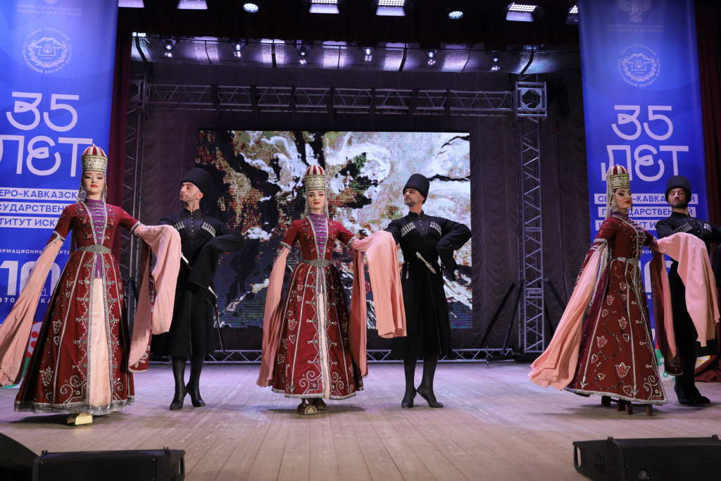 Государственный академический ансамбль танца «Кабардинка», художественный руководитель - Игорь Атабиев.jpeg Государственный академический ансамбль танца «Кабардинка», художественный руководитель - Игорь Атабиев.jpeg